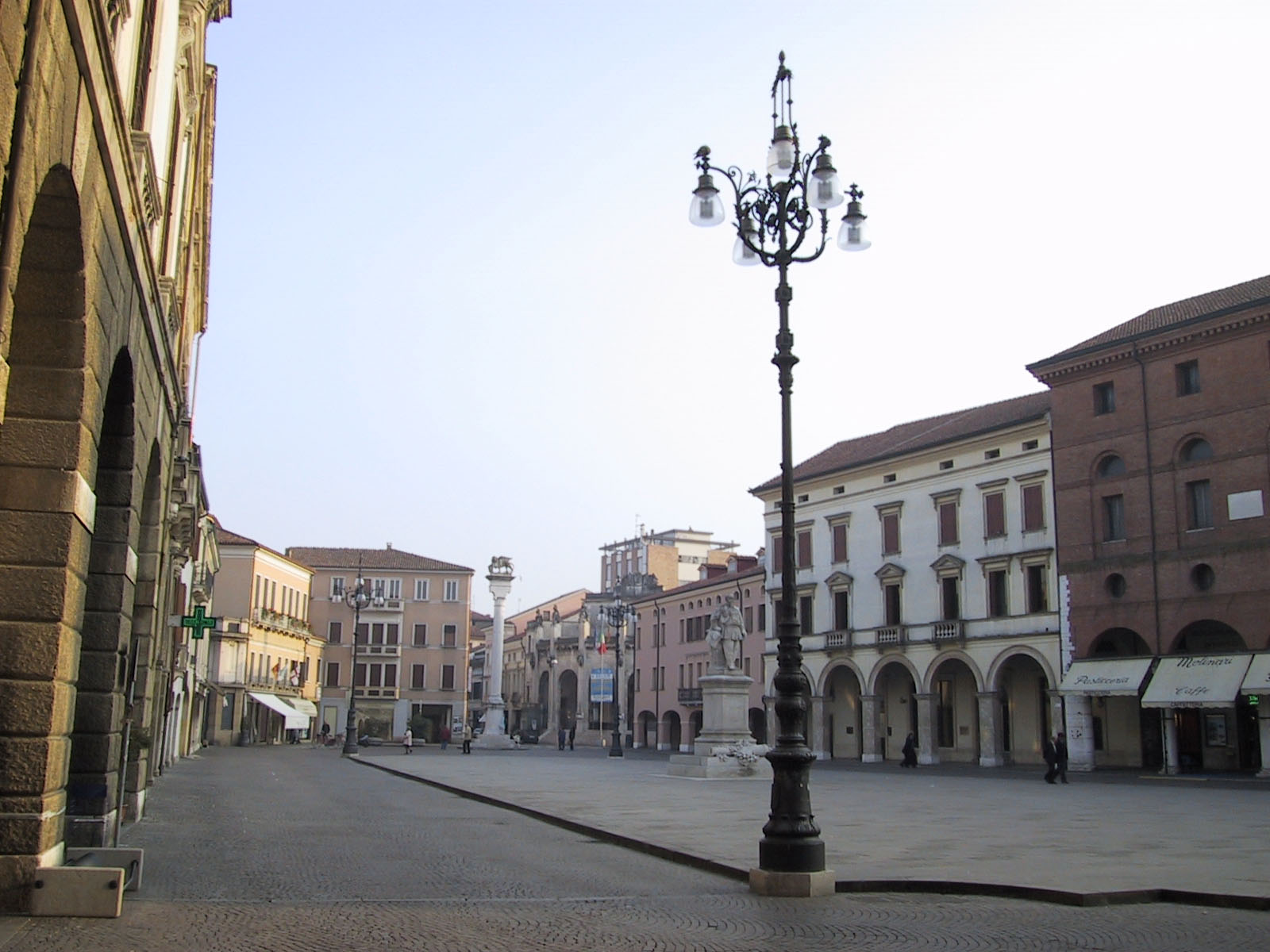 Piazza Vittorio Emanuele II (Rovigo), 2002
